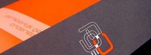 Treffende mix van chique insteekmap en brochure voor Stichting PGO